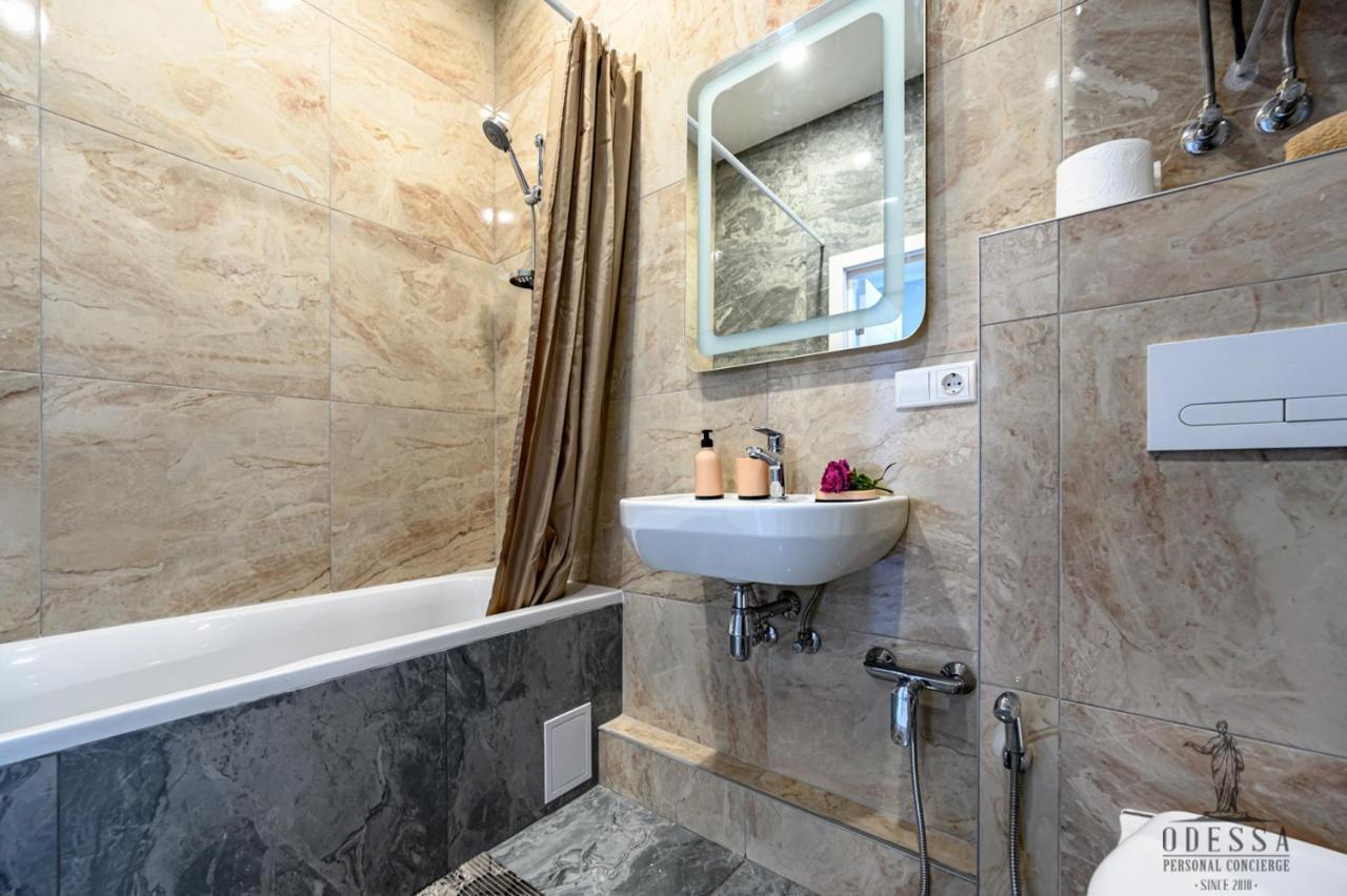 City Center New House Odessa Zewnętrze zdjęcie